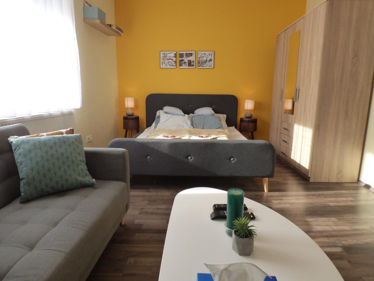 Yellow Apartment Debrecen Exterior foto